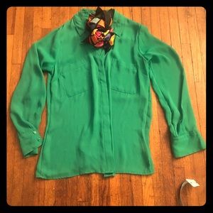 🎄emerald semi-sheer blouse.🌈HOST PETITE PICK!